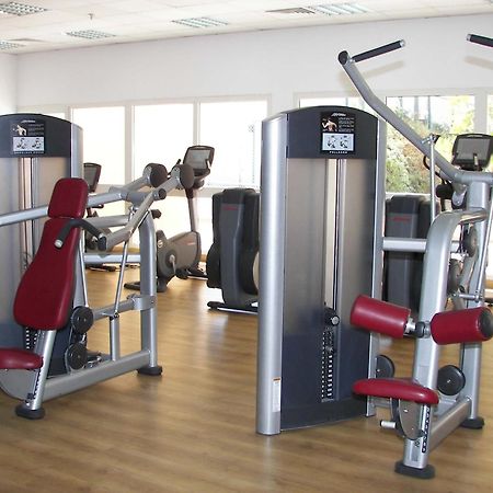 Hurghada Suites & Apartments Serviced By Marriott Exterior foto Modern gym equipment