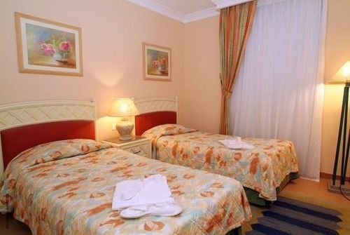 Hurghada Suites & Apartments Serviced By Marriott Exterior foto A room at the hotel
