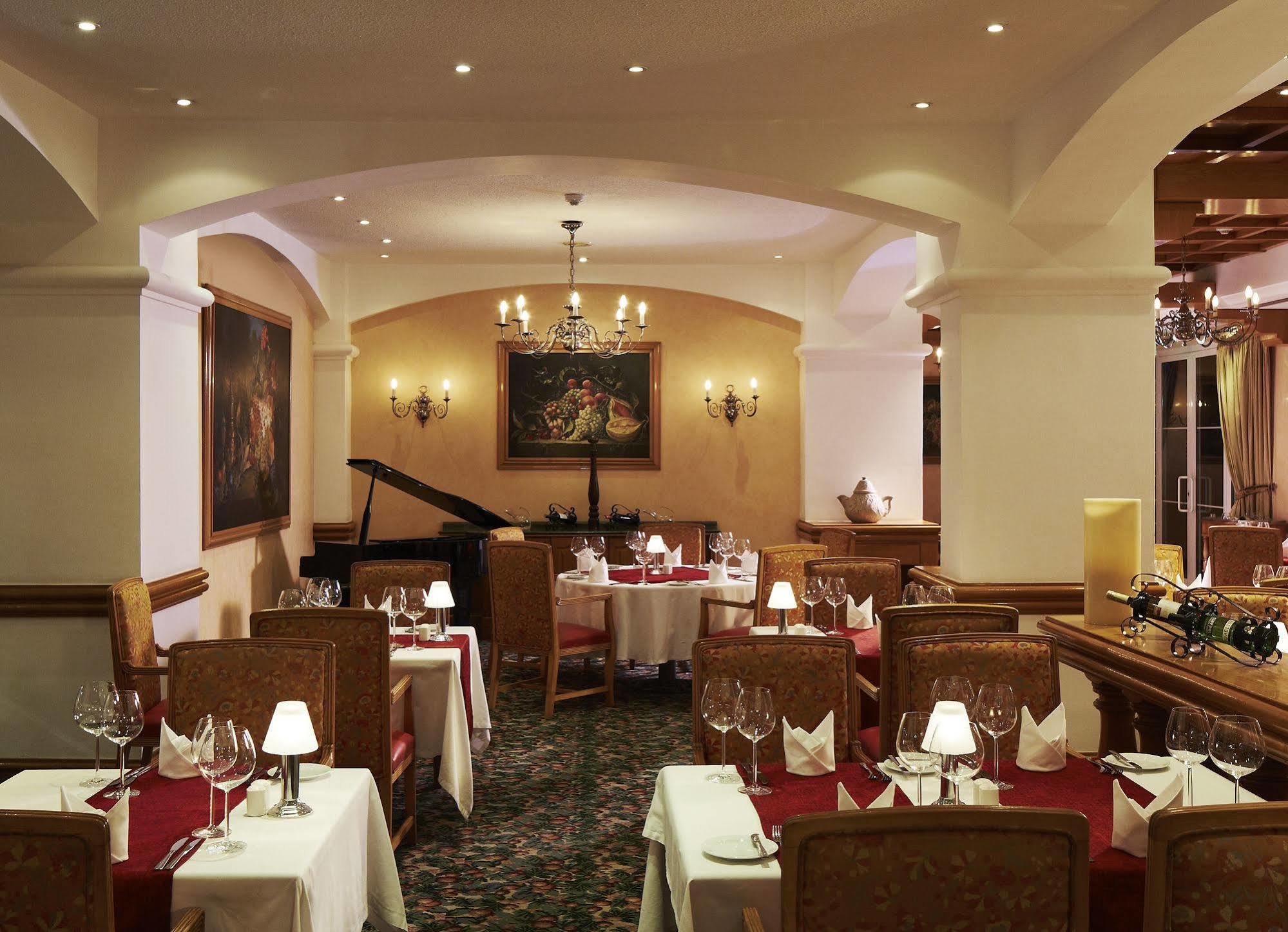 Hurghada Suites & Apartments Serviced By Marriott Exterior foto Restaurant