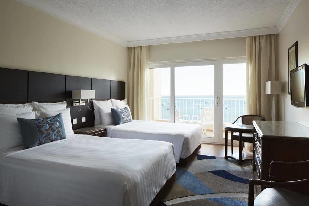 Hurghada Suites & Apartments Serviced By Marriott Exterior foto A guest room at the Hilton San Diego Bayfront